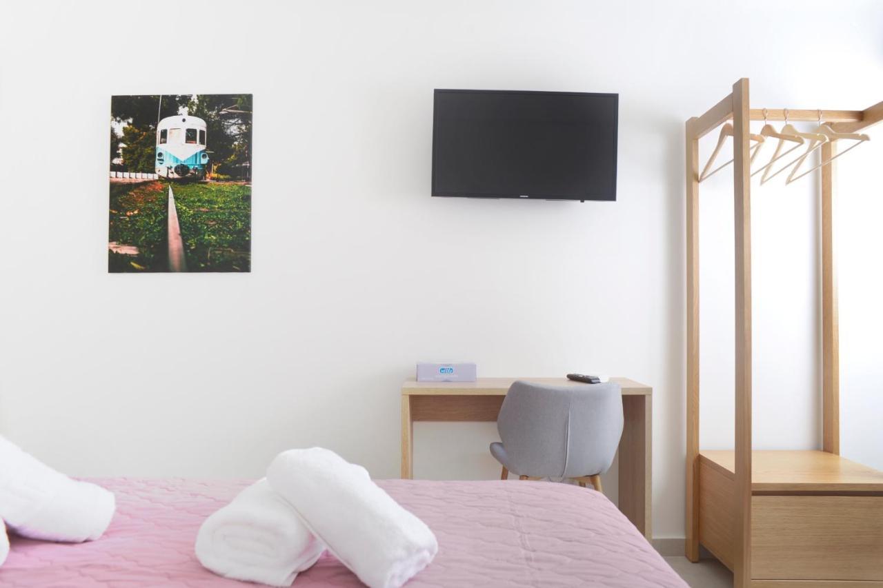 Isavella'S Apartments Under The Castle カラマタ エクステリア 写真